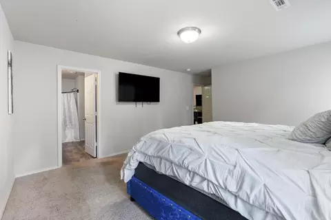 Bedroom - 7017 Woodsgate Cv, Alexander, AR 72002 photo 7 of 7