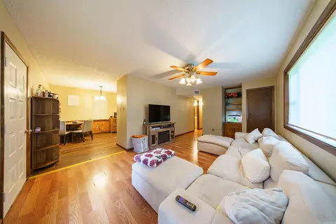 65 Oak St, Ash Flat, AR 72513 photo 4