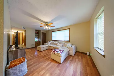65 Oak St, Ash Flat, AR 72513 photo 3