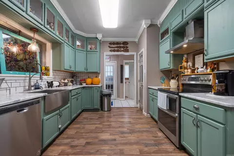 Kitchen - 1109 Crystal, Benton, AR 72015 photo 2 of 5