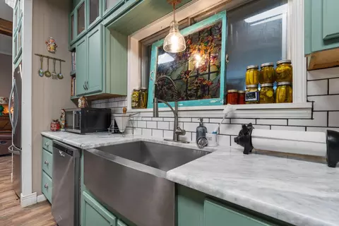 Kitchen - 1109 Crystal, Benton, AR 72015 photo 3 of 5