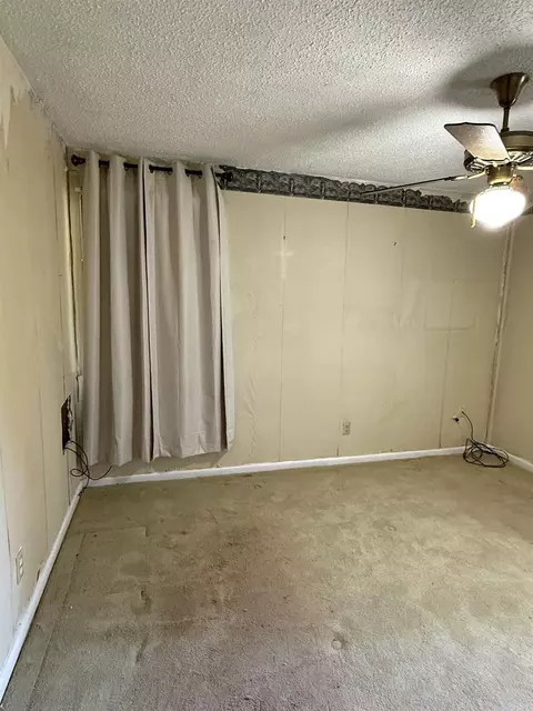 Bedroom - 612 N Walnut St, Warren, AR 71671 photo 4 of 5