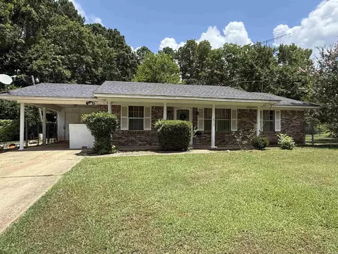 Exterior - 612 N Walnut St, Warren, AR 71671 photo 1 of 1