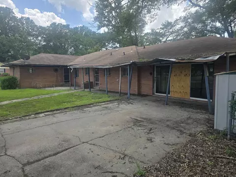 Exterior - 2001 W 34th Ave, Pine Bluff, AR 71603 photo 4 of 4