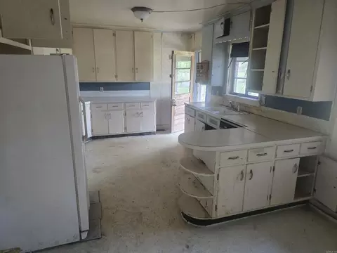 Kitchen - 2001 W 34th Ave, Pine Bluff, AR 71603 photo 1 of 1