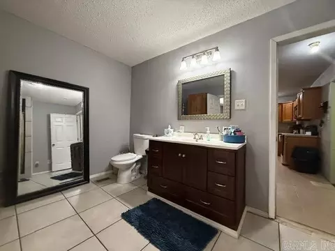 Bath - 2309 Neeley St, Benton, AR 72015 photo 3 of 3