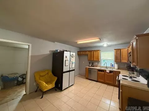 Kitchen - 2309 Neeley St, Benton, AR 72015 photo 2 of 3