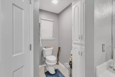 Entry Way - 36 Sun Valley Dr, Cabot, AR 72023 photo 2 of 2