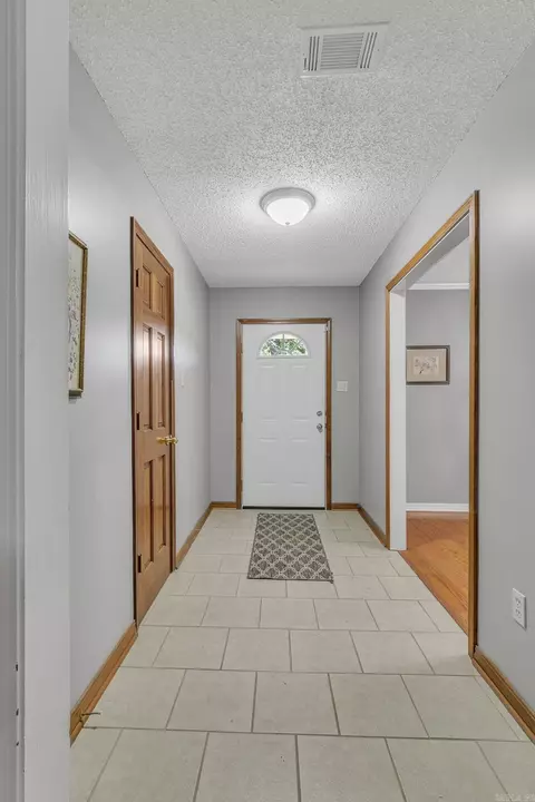 Entry Way - 36 Sun Valley Dr, Cabot, AR 72023 photo 1 of 2