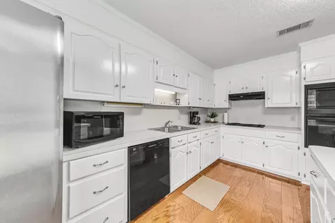 Kitchen - 36 Sun Valley Dr, Cabot, AR 72023 photo 5 of 6