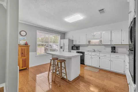 Kitchen - 36 Sun Valley Dr, Cabot, AR 72023 photo 1 of 6