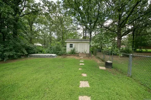 Exterior - 36 Sun Valley Dr, Cabot, AR 72023 photo 7 of 8