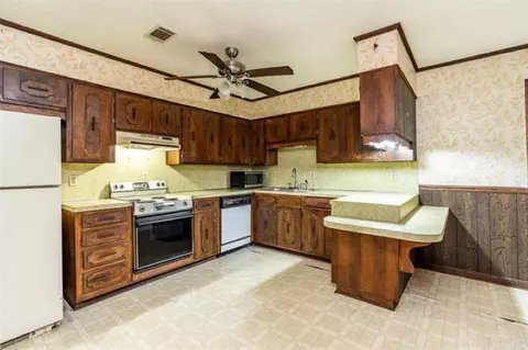 Kitchen - 9 La Salle Cv, Pine Bluff, AR 71603 photo 1 of 4
