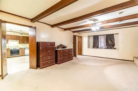 Living - 9 La Salle Cv, Pine Bluff, AR 71603 photo 4 of 6