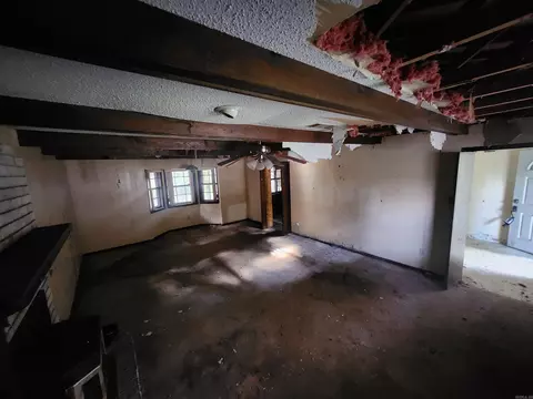 Living - 9 La Salle Cv, Pine Bluff, AR 71603 photo 6 of 6