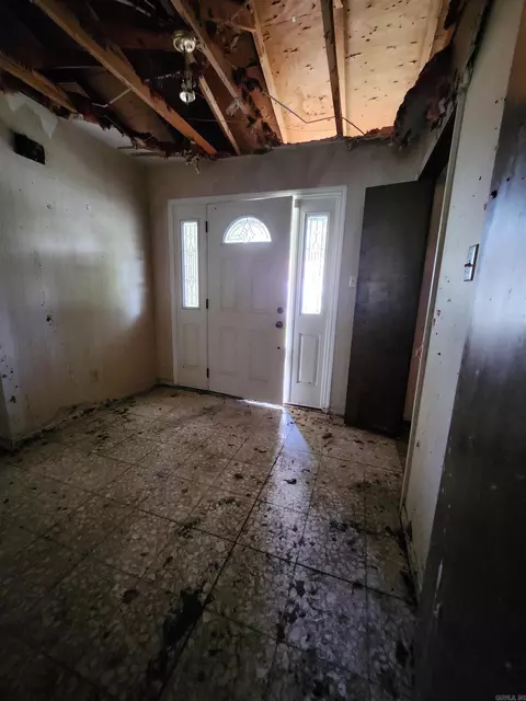 Entry Way - 9 La Salle Cv, Pine Bluff, AR 71603 photo 1 of 7