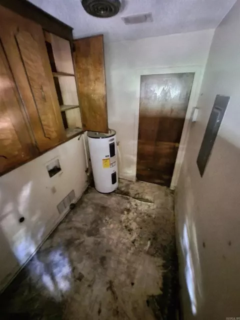 Entry Way - 9 La Salle Cv, Pine Bluff, AR 71603 photo 3 of 7