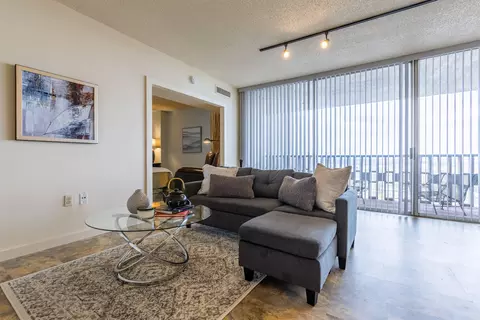 700 E 9th St #13F, Little Rock, AR 72202