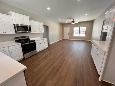 924 S Fir St, Beebe, AR 72012 photo 4