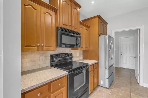 Kitchen - 691 Hwy 321, Beebe, AR 72012 photo 4 of 10