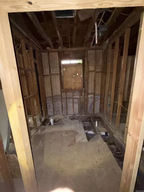 Bath - 3000 S Poplar St, Pine Bluff, AR 71603 photo 2 of 3