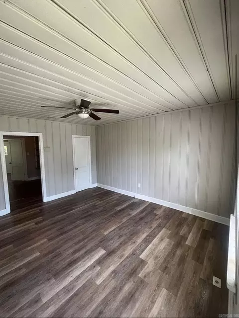 122 124 College Park Cir, North Little Rock, AR 72114
