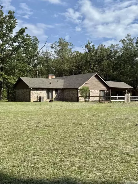 Exterior - 3701 Privatewood Rd, Pine Bluff, AR 71603 photo 2 of 6