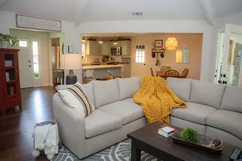Living - 1 Summitt Cir, Searcy, AR 72143 photo 4 of 4