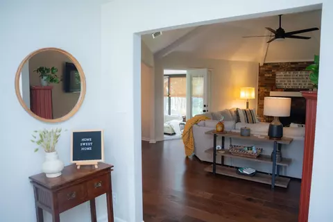 Entry Way - 1 Summitt Cir, Searcy, AR 72143 photo 1 of 3