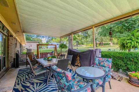 Exterior - 7014 Red Oak Dr, Benton, AR 72019 photo 6 of 18