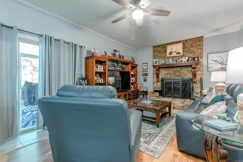 Living - 7014 Red Oak Dr, Benton, AR 72019 photo 2 of 3