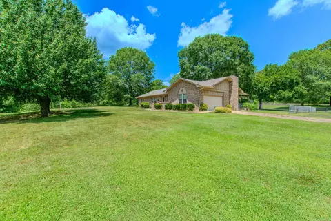 Exterior - 7014 Red Oak Dr, Benton, AR 72019 photo 3 of 18