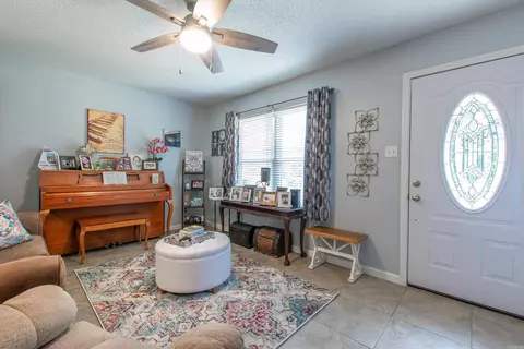 Entry Way - 7014 Red Oak Dr, Benton, AR 72019 photo 1 of 2