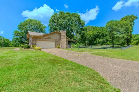 Exterior - 7014 Red Oak Dr, Benton, AR 72019 photo 4 of 18