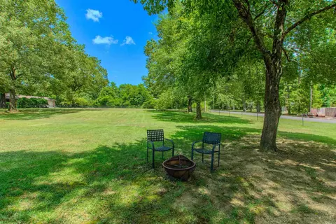 Exterior - 7014 Red Oak Dr, Benton, AR 72019 photo 9 of 18