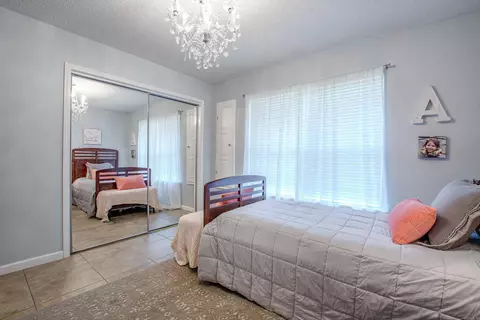 Bedroom - 7014 Red Oak Dr, Benton, AR 72019 photo 2 of 5