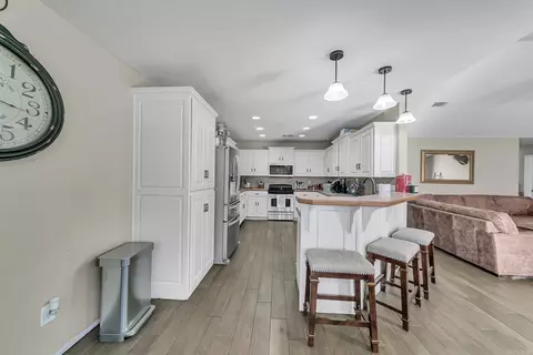 Kitchen - 33 Oak Brook Dr, Cabot, AR 72023 photo 2 of 9