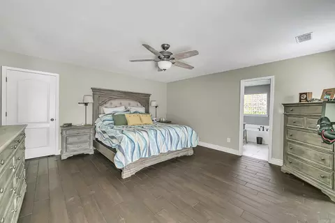 Bedroom - 33 Oak Brook Dr, Cabot, AR 72023 photo 2 of 5
