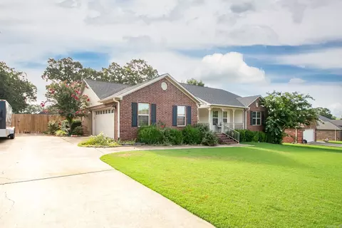 Exterior - 33 Oak Brook Dr, Cabot, AR 72023 photo 4 of 9