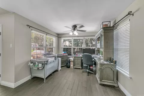 Entry Way - 33 Oak Brook Dr, Cabot, AR 72023 photo 2 of 2