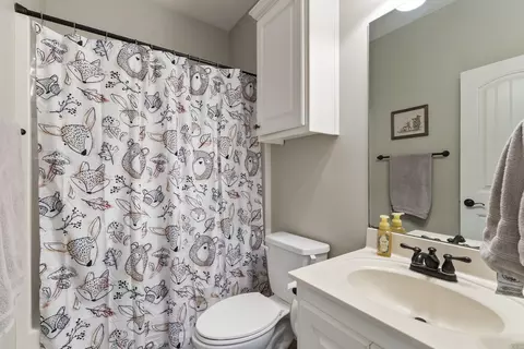 Bath - 2426 Bluestone Dr, Cabot, AR 72023 photo 4 of 4
