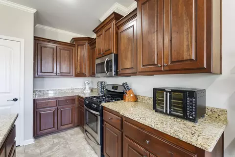 Kitchen - 2426 Bluestone Dr, Cabot, AR 72023 photo 3 of 3
