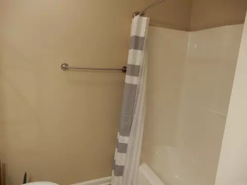 Bath - 83 Willow Lk, Ward, AR 72176 photo 2 of 5