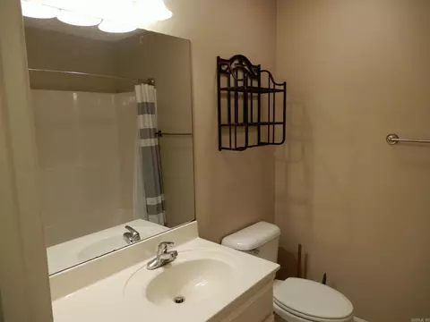 Bath - 83 Willow Lk, Ward, AR 72176 photo 1 of 5
