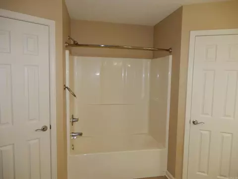 Bath - 83 Willow Lk, Ward, AR 72176 photo 3 of 5
