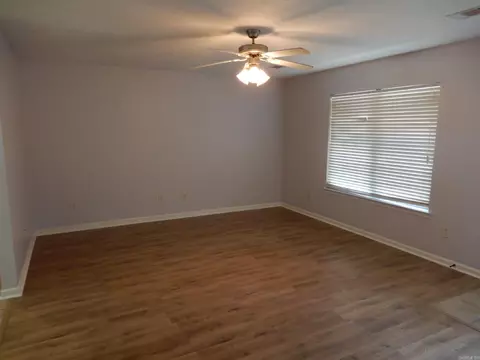 Living - 83 Willow Lk, Ward, AR 72176 photo 2 of 3