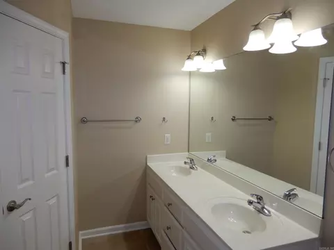 Bath - 83 Willow Lk, Ward, AR 72176 photo 5 of 5