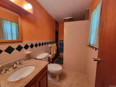 Bath - 109 E Pine St, Lockesburg, AR 71846 photo 2 of 2