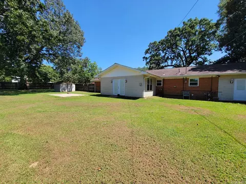 Exterior - 109 E Pine St, Lockesburg, AR 71846 photo 2 of 3