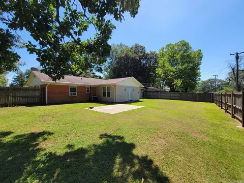 Exterior - 109 E Pine St, Lockesburg, AR 71846 photo 3 of 3